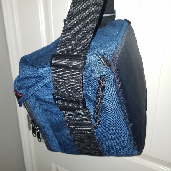 Tamrac Camera Shoulder Bag Case. - Picture 4 of 6